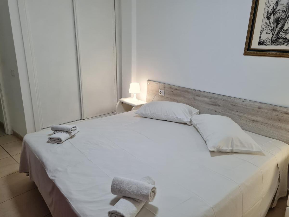 Habitaciones Nathaly Armenime ภายนอก รูปภาพ